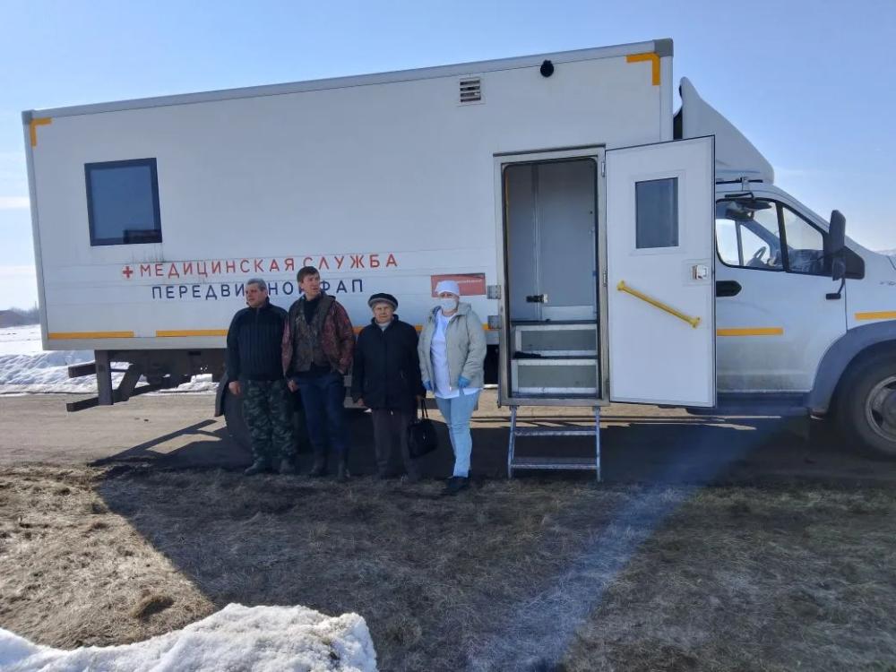 Выезд передвижного ФАПа в село: забота о здоровье.