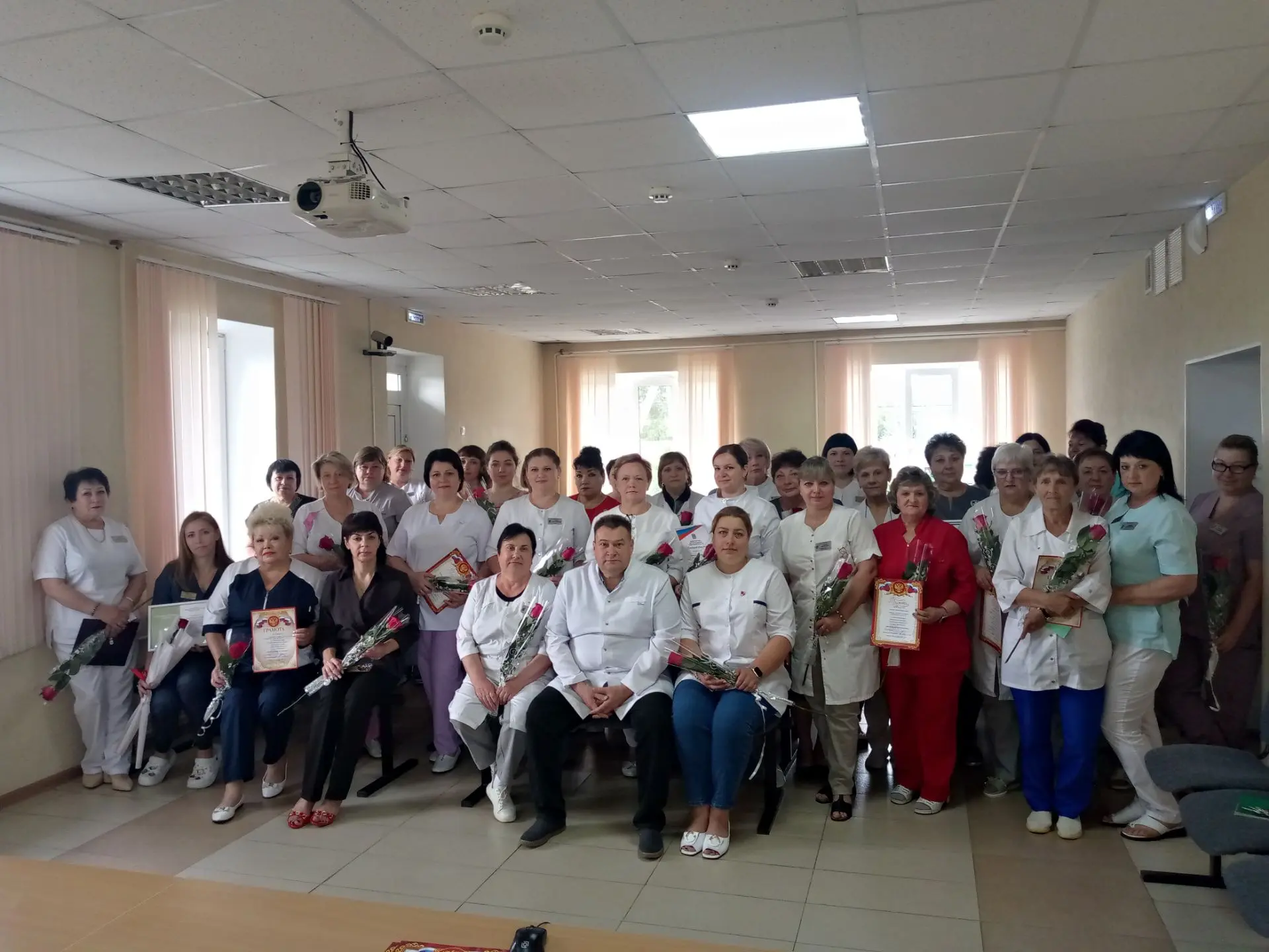 ТОГБУЗ «Токаревская ЦРБ» прошло праздничное совещание, посвящённое предстоящему Дню медицинского работника.